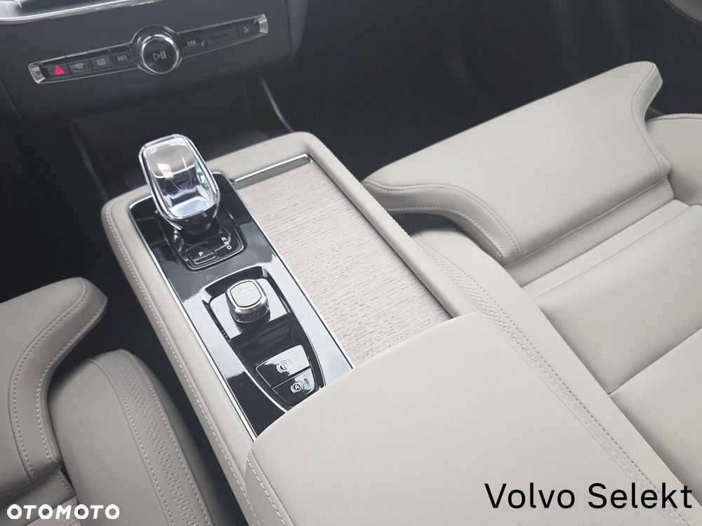 Volvo XC 90 - 32