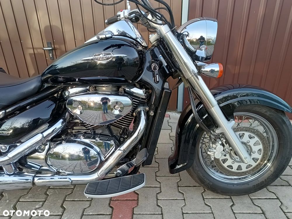Suzuki Intruder - 10