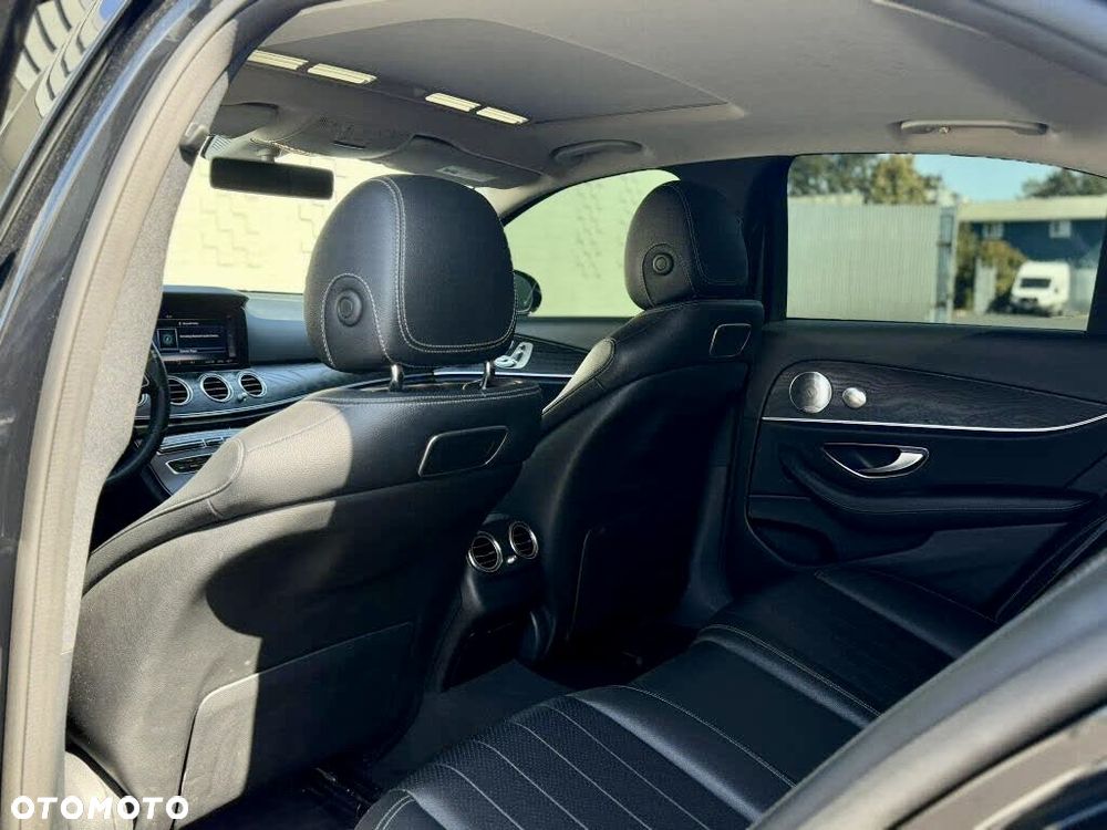 Mercedes-Benz Klasa E 300 9G-TRONIC - 18