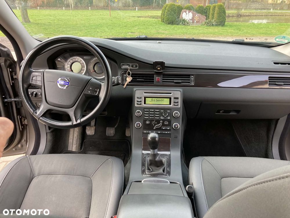 Volvo V70 D5 Kinetic - 9