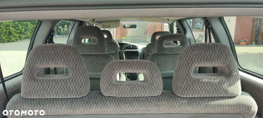 Chrysler Voyager - 16