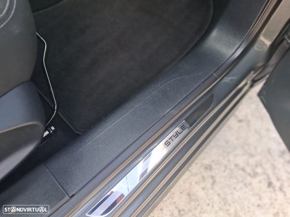 Peugeot 208 1.6 BlueHDi Style - 6