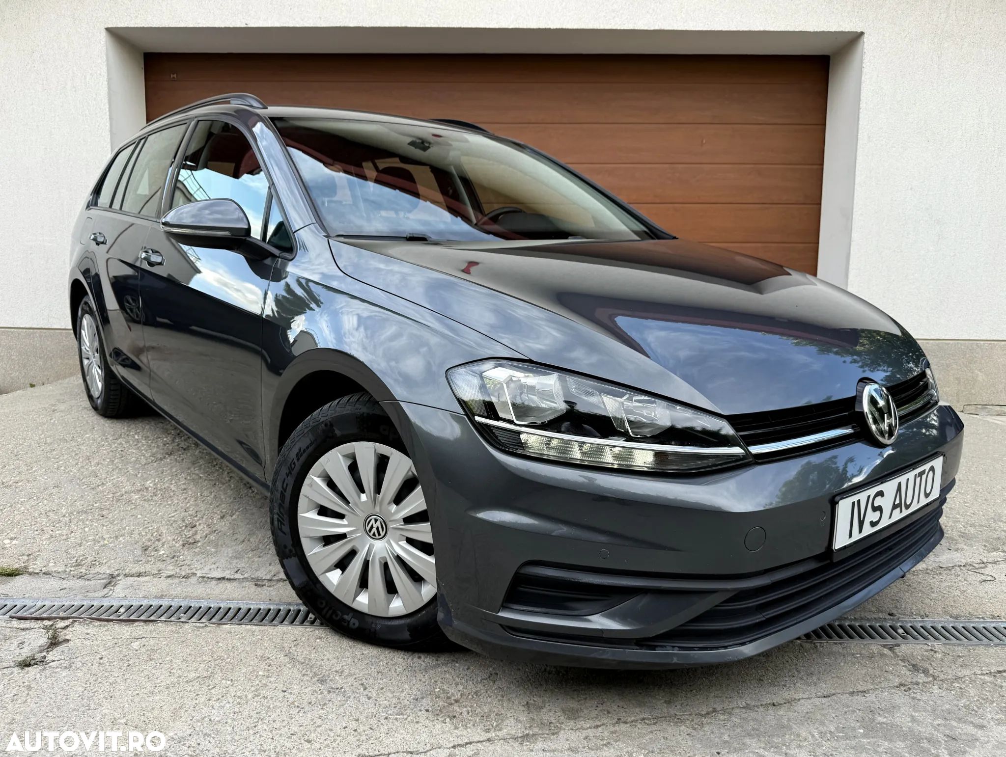 Volkswagen Golf 1.6 TDI DSG Comfortline - 1