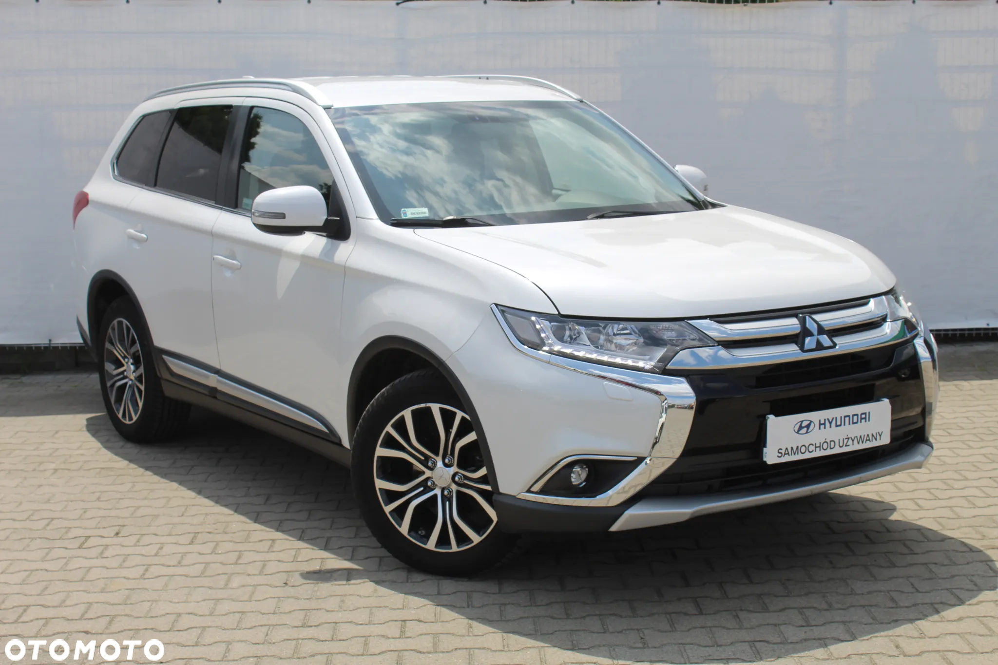 Mitsubishi Outlander 2.0 Intense + 4WD CVT - 7