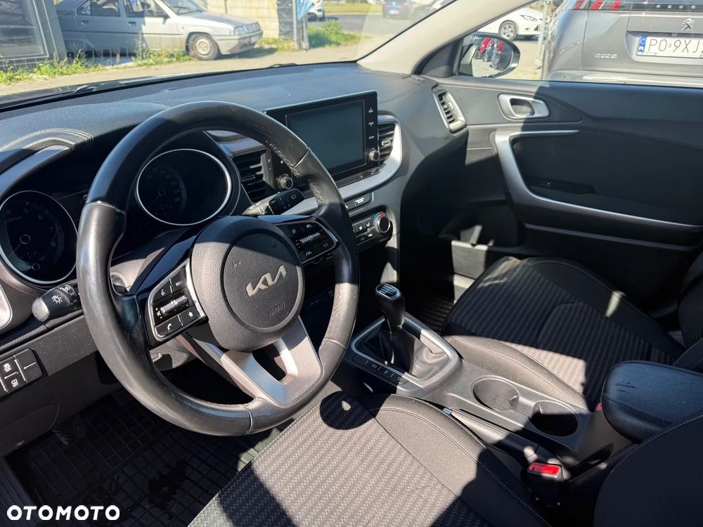 Kia Ceed 1.5 T-GDI M - 11