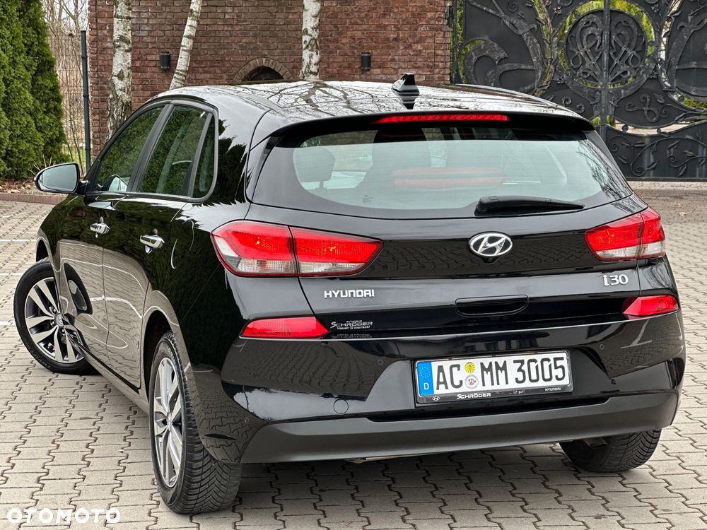 Hyundai i30 1.4 Passion Plus - 13