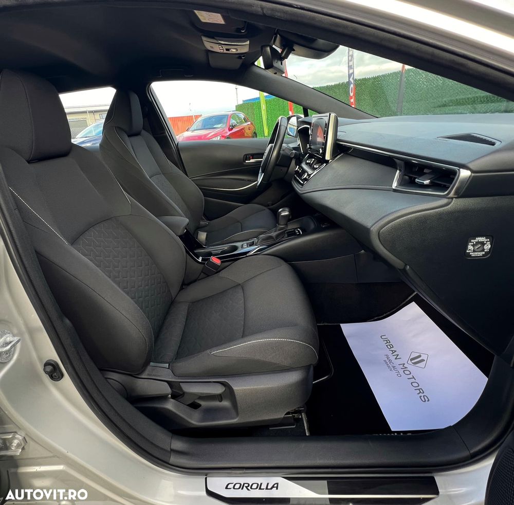 Toyota Corolla 1.8 Hybrid Touring Sports Business Edition - 12