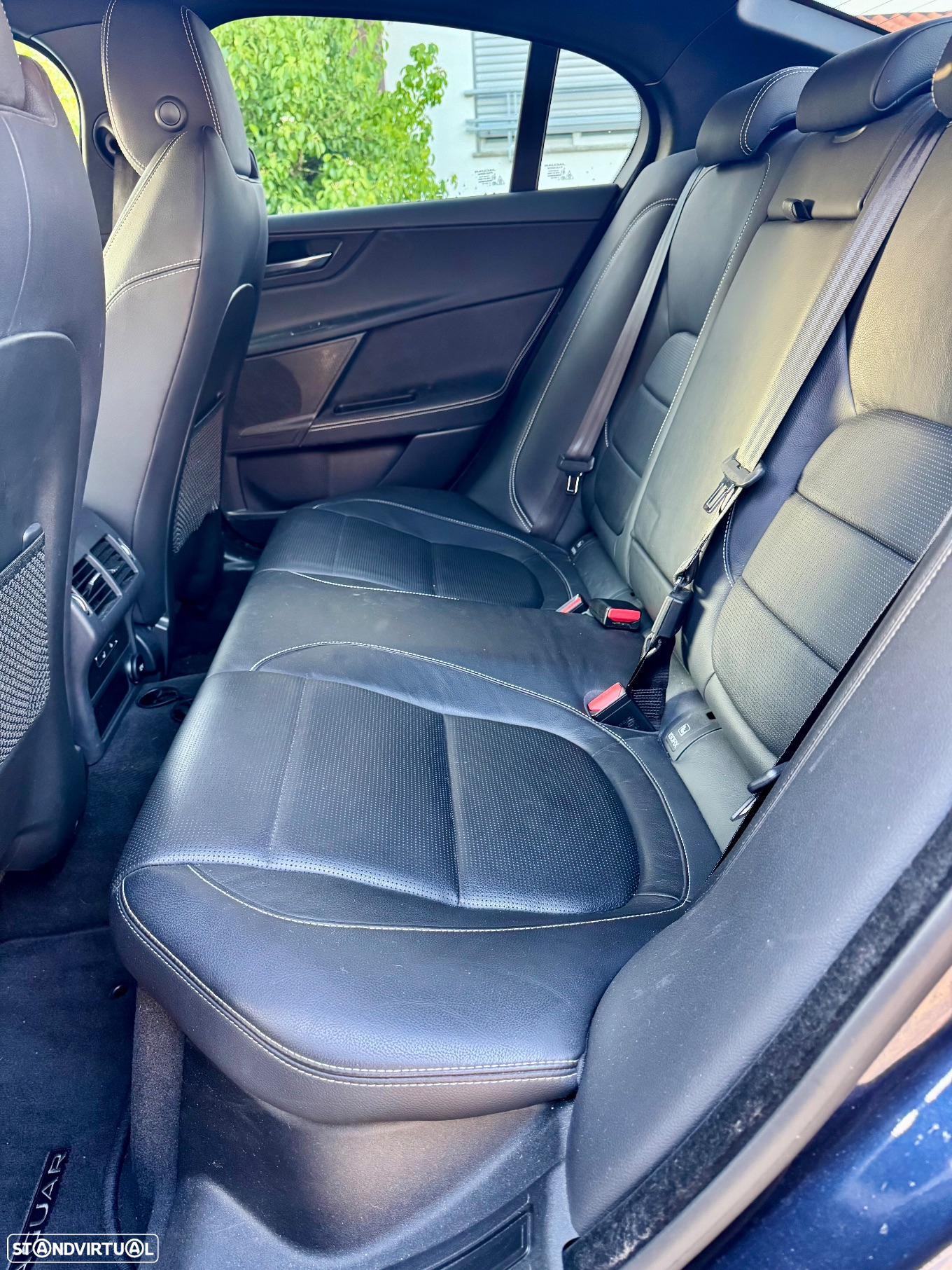 Jaguar XE 2.0 D R-Sport Aut. - 9