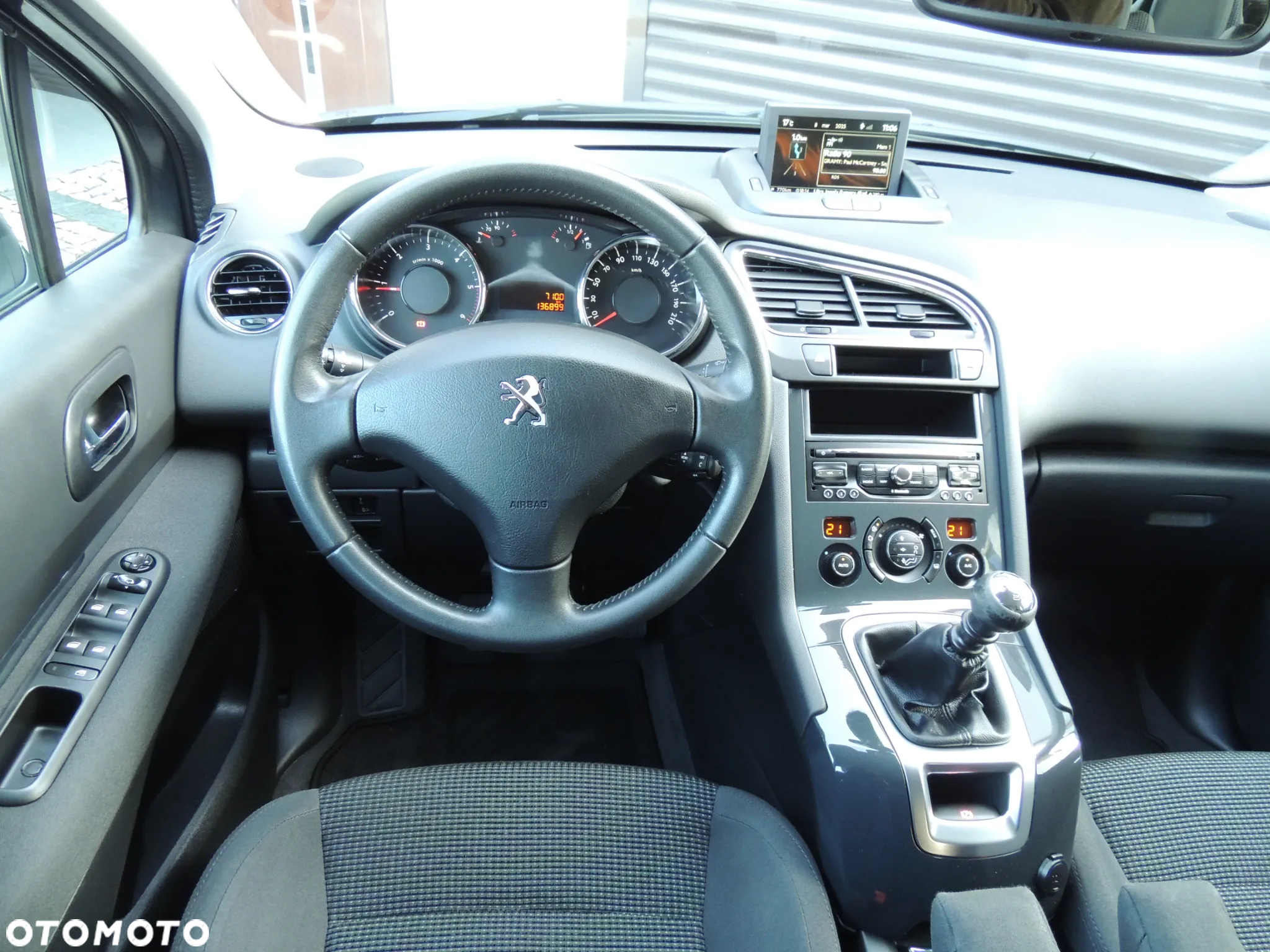 Peugeot 5008 - 15