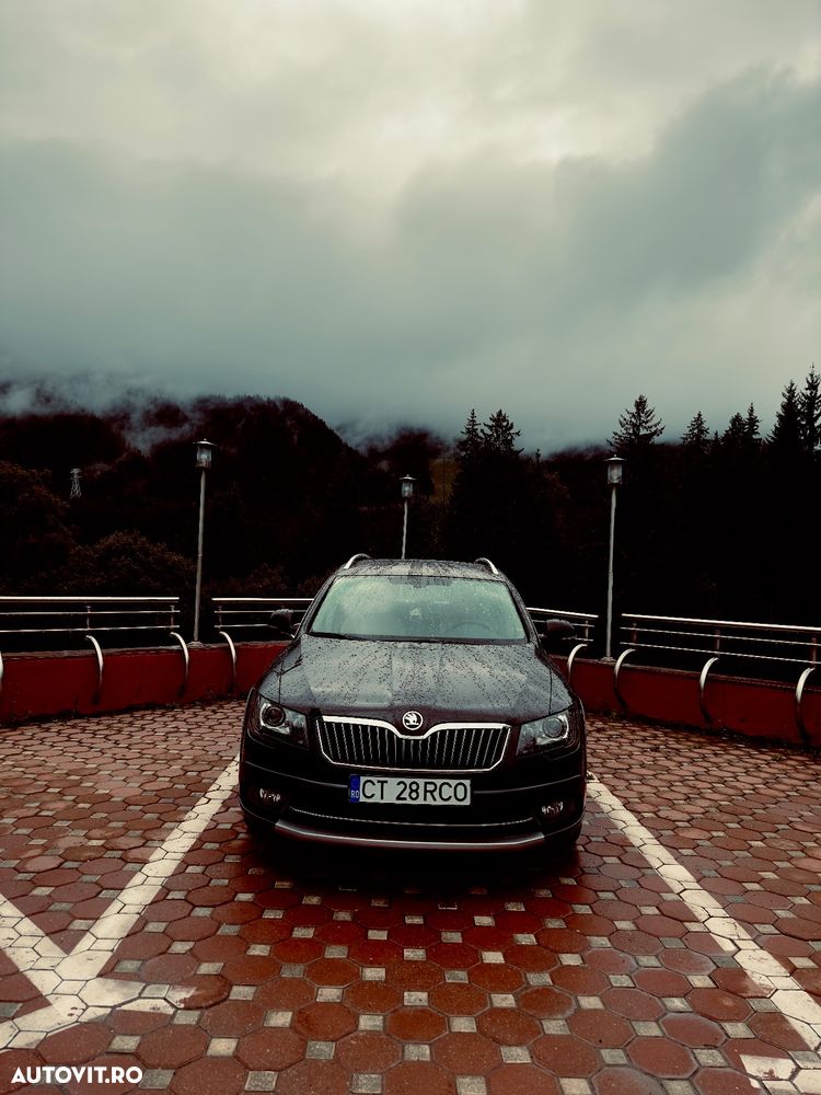 Skoda Superb Combi 2.0 TDI 4X4 Elegance - 2