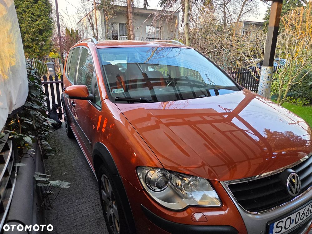 Volkswagen Touran 2.0 TDI DPF Cross - 3