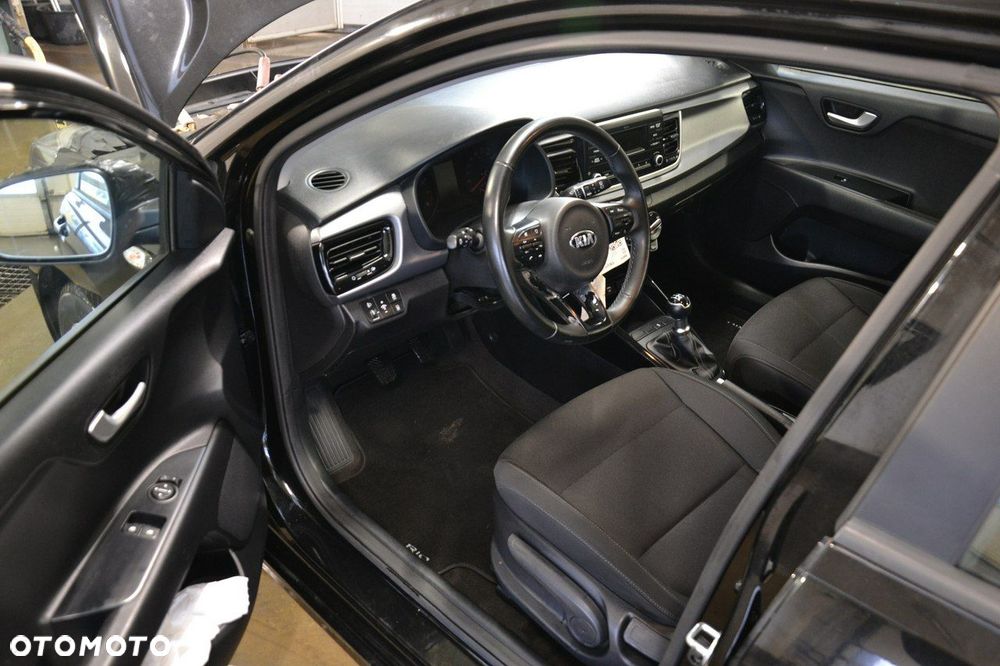Kia Rio - 19