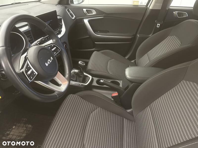 Kia Ceed 1.5 T-GDI M - 11