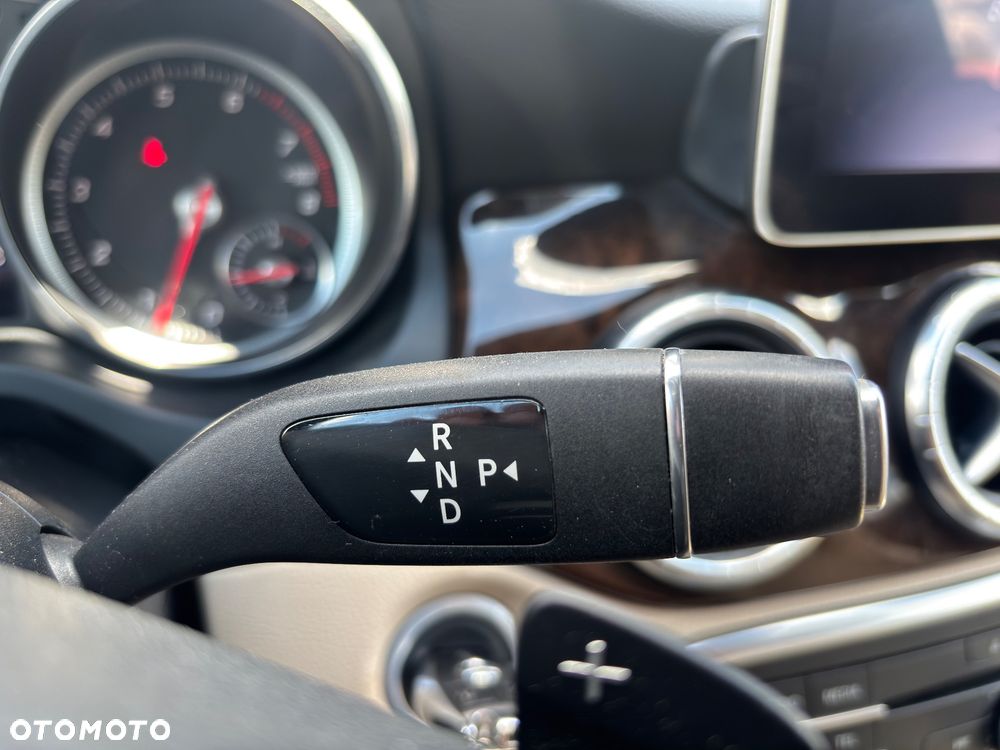 Mercedes-Benz CLA 250 7G-DCT UrbanStyle Edition - 19