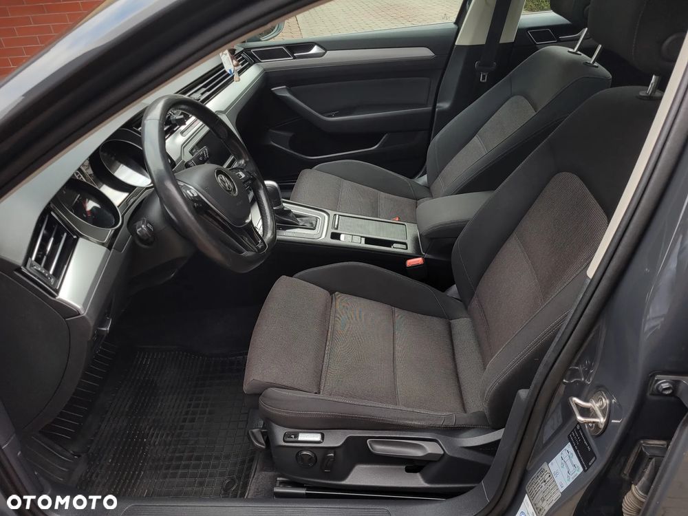 Volkswagen Passat - 10