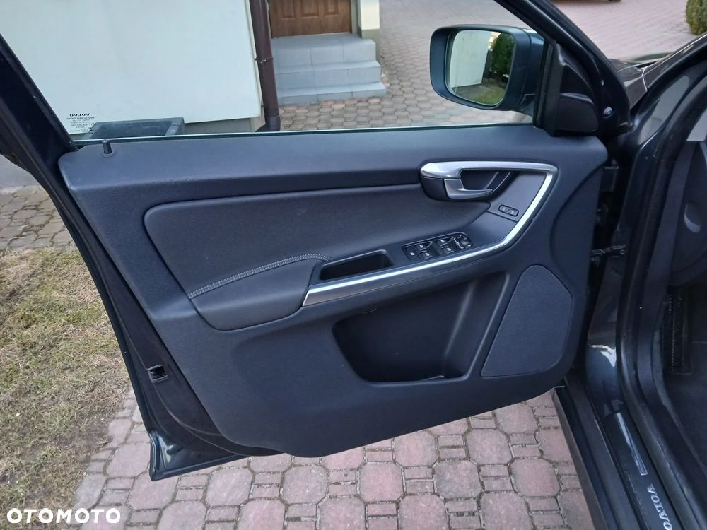 Volvo XC 60 T5 Geartronic Summum - 17