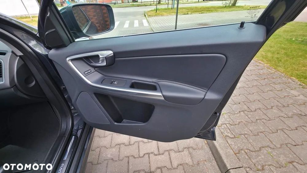 Volvo XC 60 D4 Geartronic Summum - 30