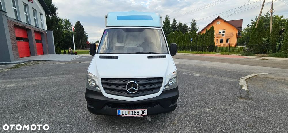 Mercedes-Benz Sprinter - 1
