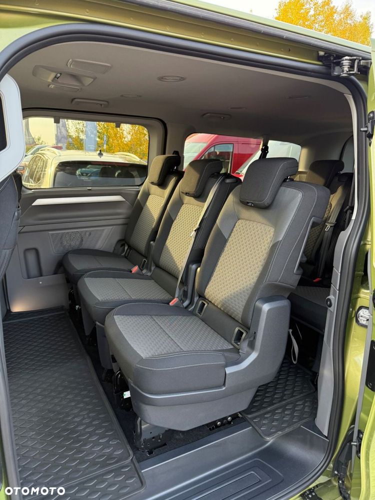 Volkswagen Caravelle - 8