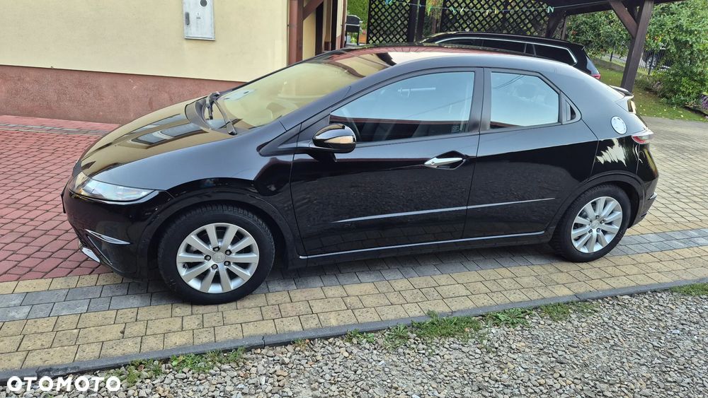 Honda Civic 1.4 i-VTEC Comfort Black Edition - 10