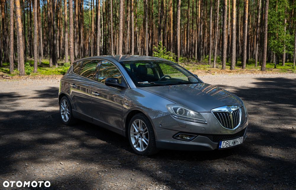 Lancia Delta 1.9 MJ TB Oro - 3