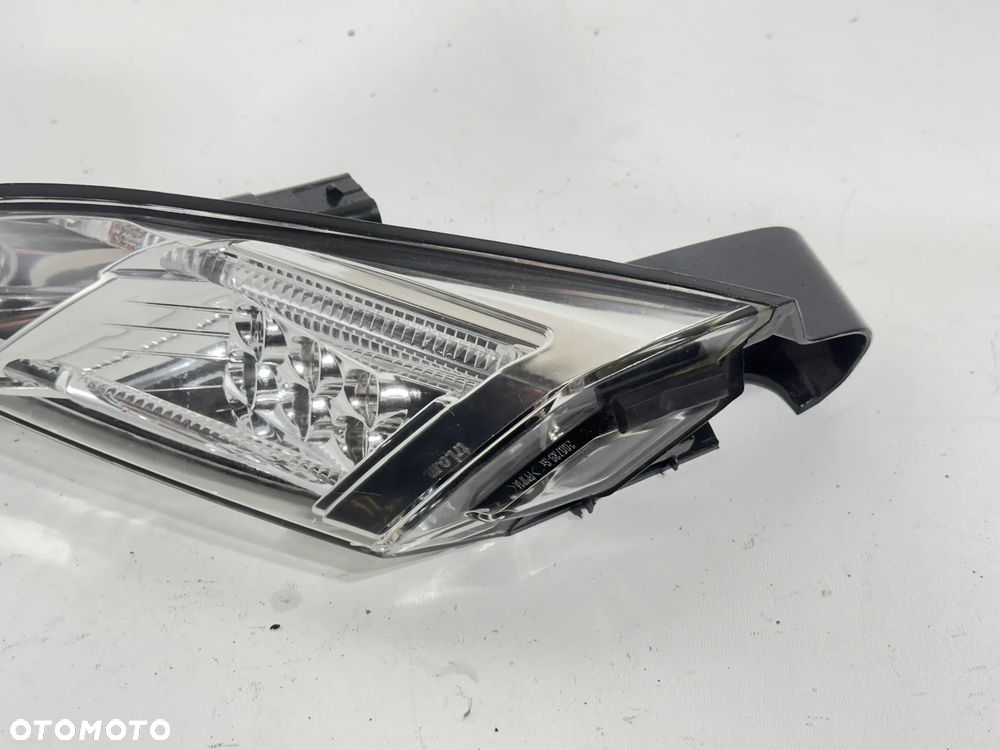 Lampa tył L  Peugeot Satelis II   125   13-19R - 2