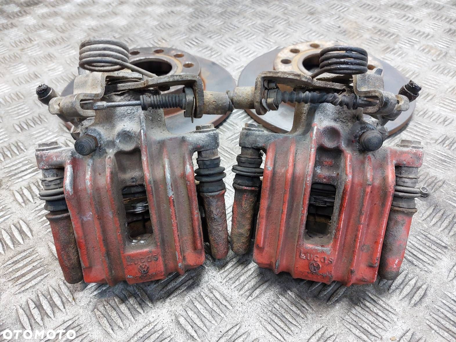 TARCZE HAMULCOWE TYŁ + KLOCKI + ZACISKI AUDI A4 B6 - 2