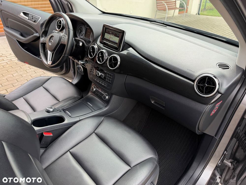 Mercedes-Benz Klasa B 180 7G-DCT Edition - 2