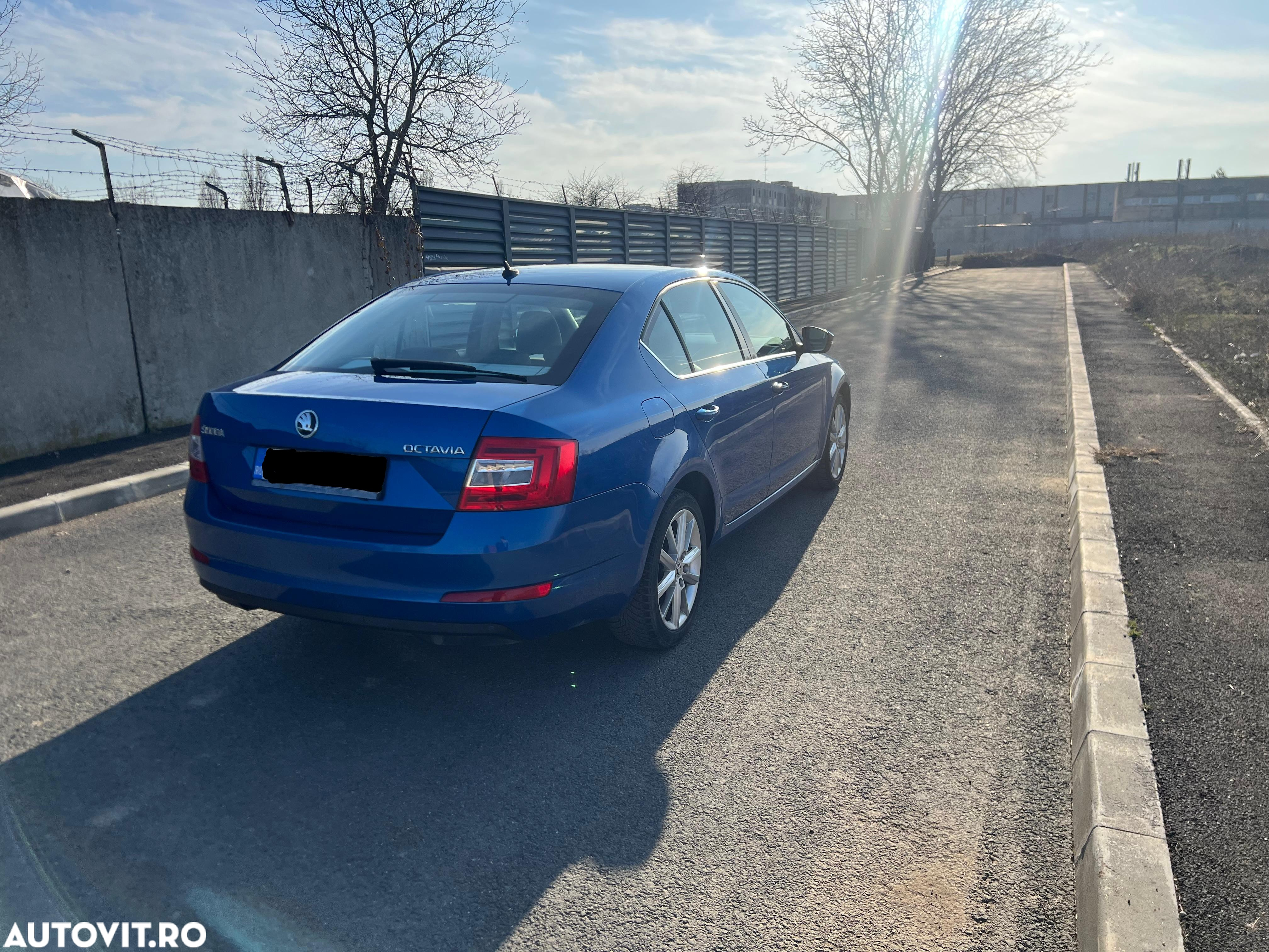 Skoda Octavia 1.6 TDI DSG Style - 4