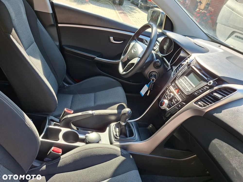 Hyundai i30 blue Kombi 1.4 Classic - 10