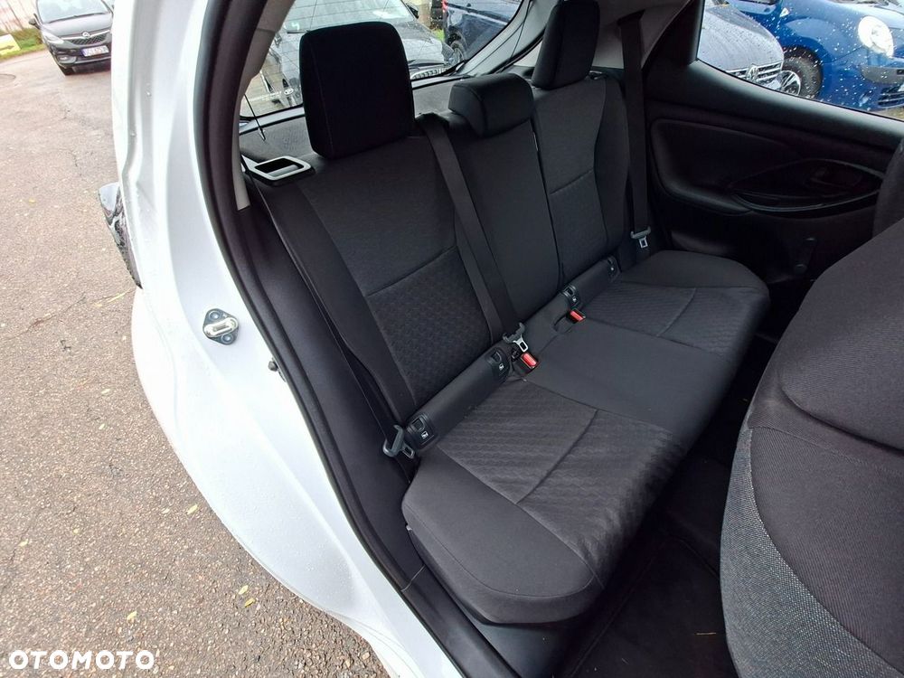 Toyota Yaris - 24
