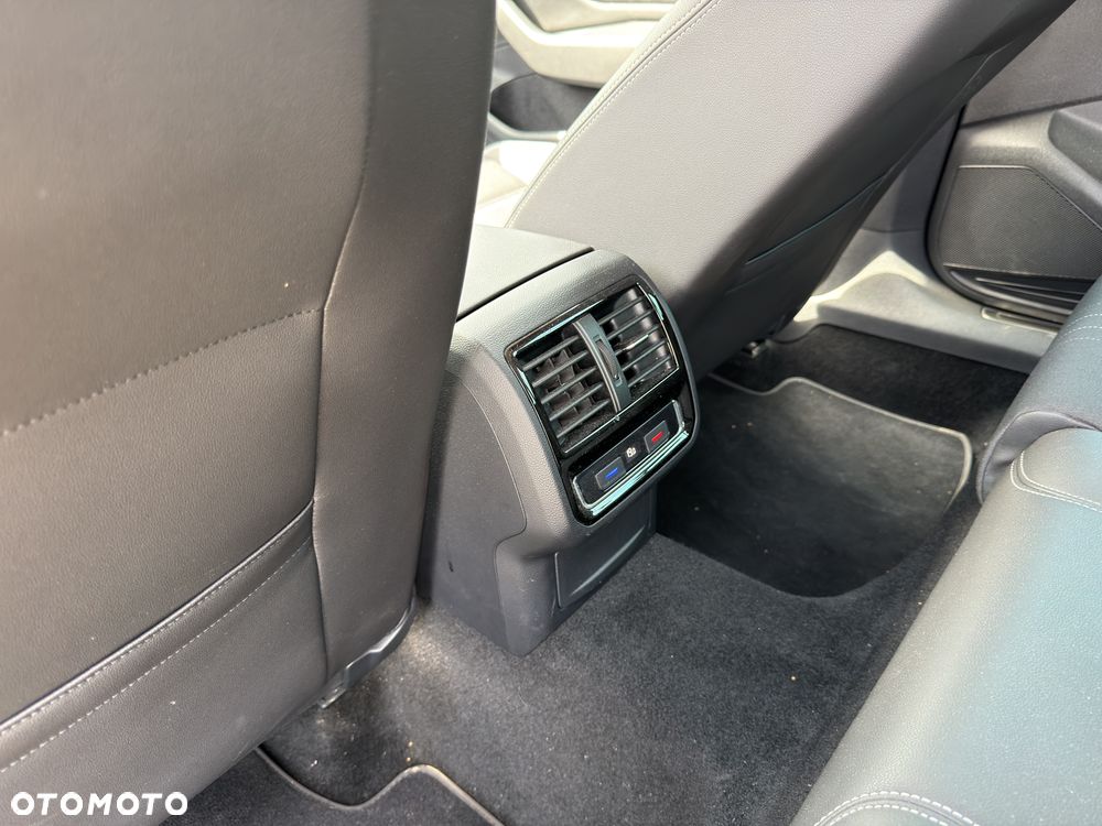 Volkswagen Passat Alltrack - 14