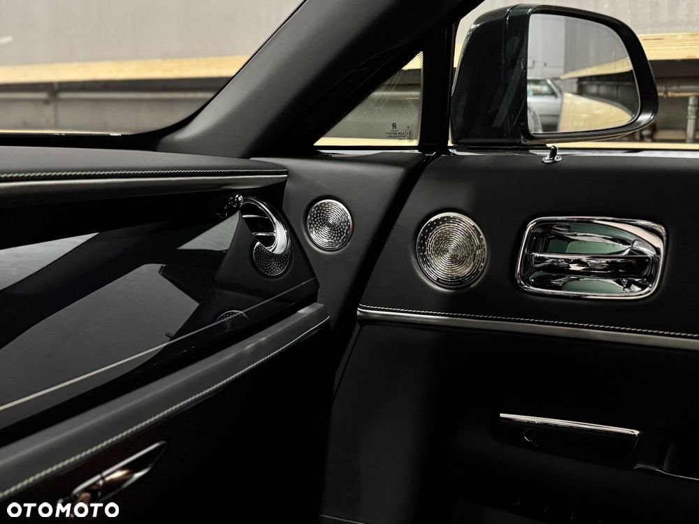Rolls-Royce Wraith Standard - 25