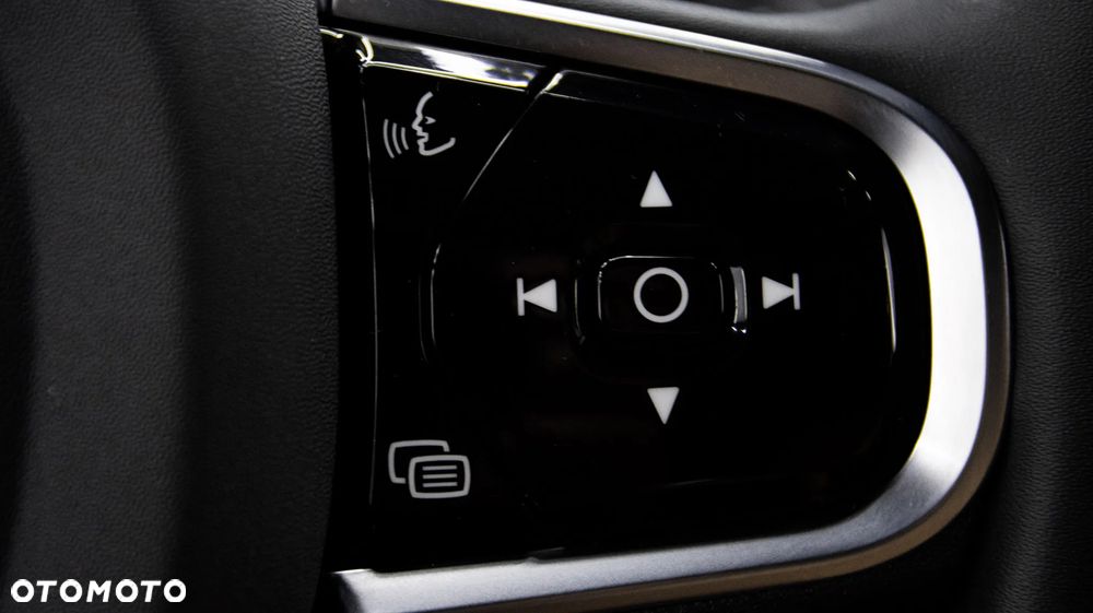 Volvo XC 90 T8 AWD Plug-In Hybrid Plus Dark 7os - 25
