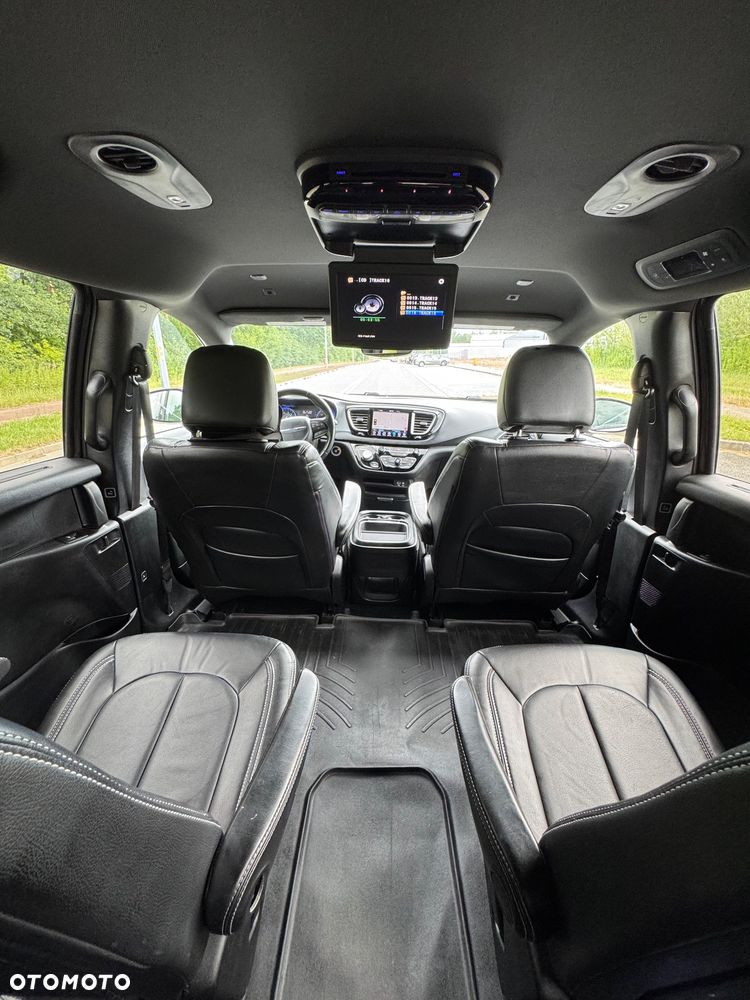 Chrysler Pacifica - 20
