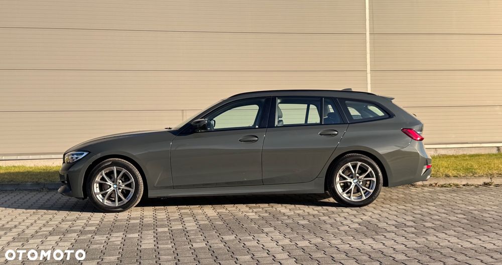 BMW Seria 3 318d Sport Line Shadow - 23