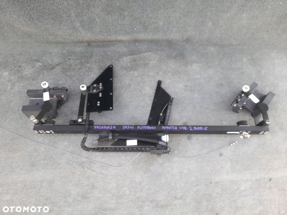 mechanizm drzwi master iv autobus - 1