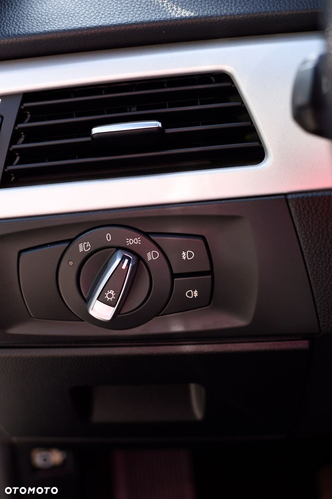 BMW Seria 3 - 35