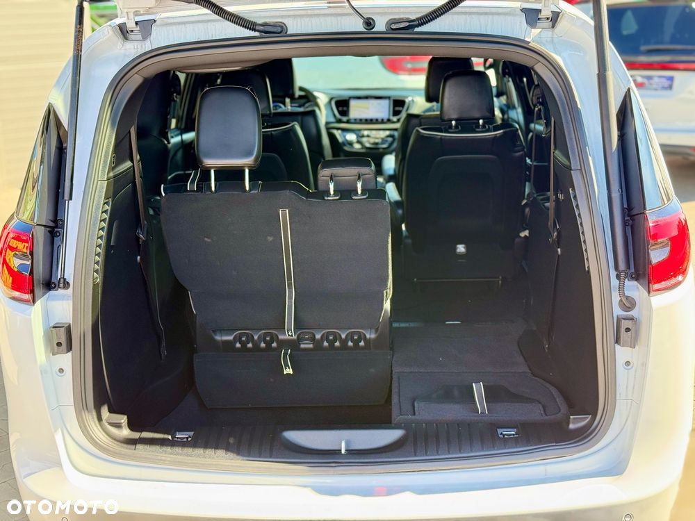 Chrysler Pacifica - 15