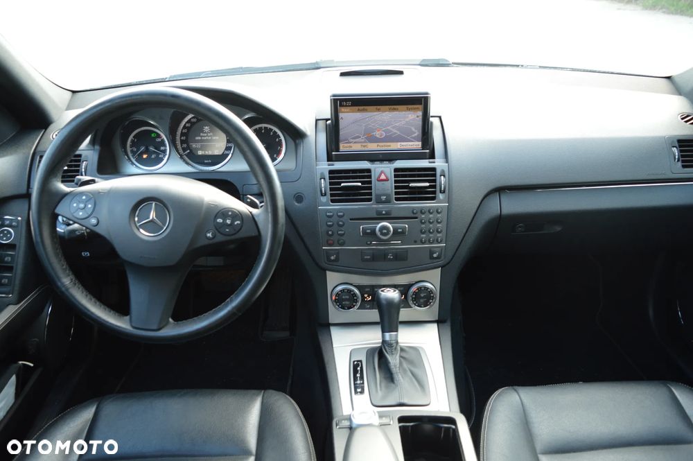 Mercedes-Benz Klasa C 280 7G-TRONIC Avantgarde Sport Edition - 20