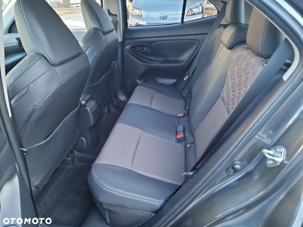 Toyota Yaris Cross Hybrid 1.5 Executive - 13