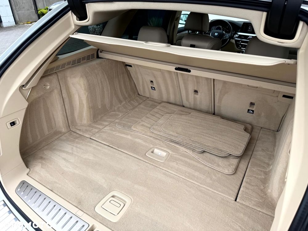 BMW Seria 5 520d Sport Line sport - 33