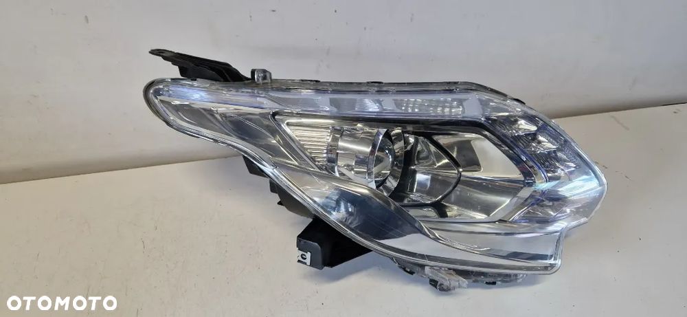 Lampa przód prawa Mitsubishi L200 Xenon Fiat Fullback - 2