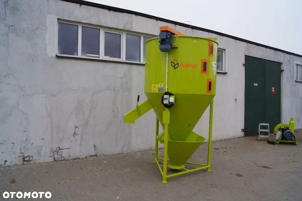 Paszowy mieszalnik pasz ADRAF Super Model Twister 500 750 1000 1200 1500 2000 25 - 5