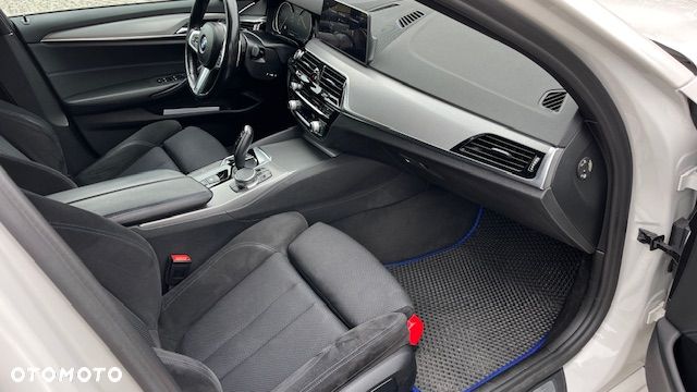 BMW Seria 5 520d xDrive M Sport sport - 29
