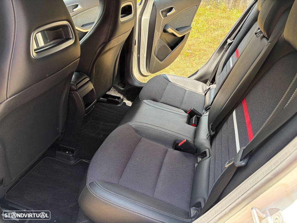 Mercedes-Benz A 180 CDI AMG Line - 11