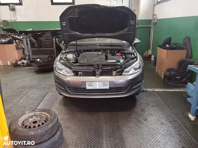 Dezmembrez Golf VII 1.6 TDI , an 2012 , cod motor CLH