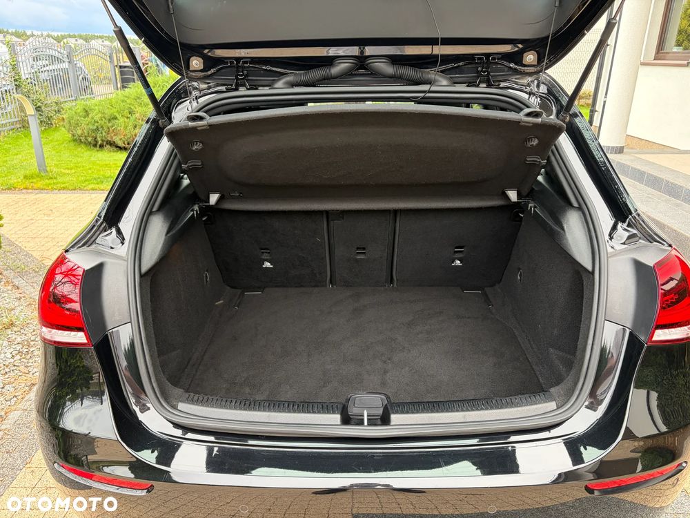 Mercedes-Benz Klasa A 180 Style 7G-DCT - 7