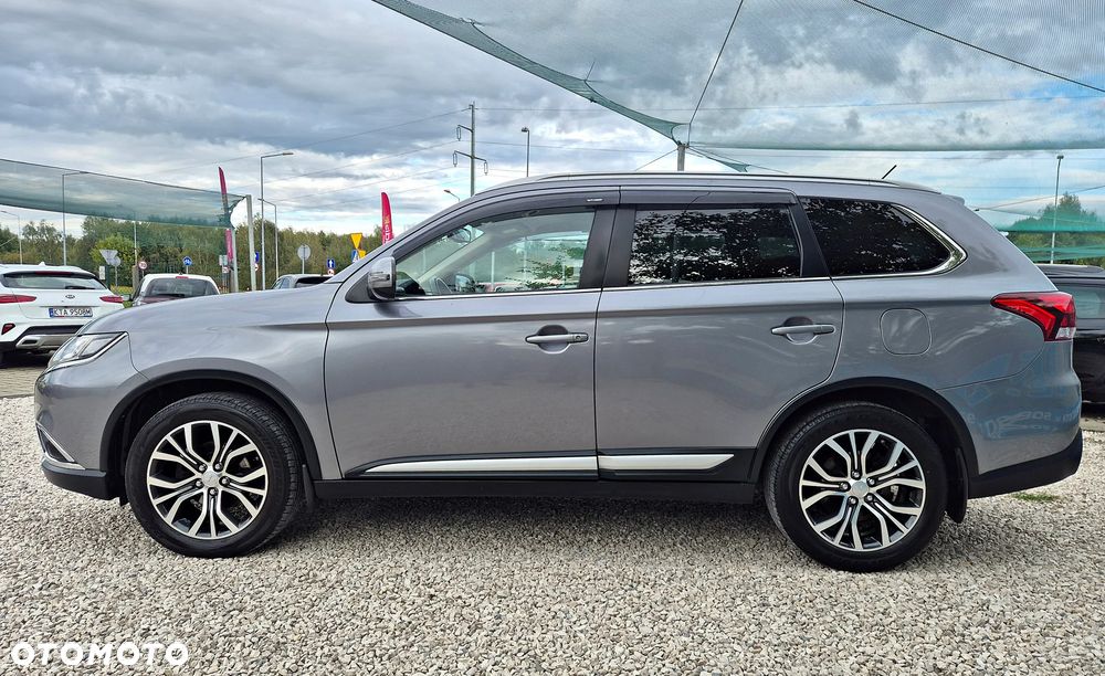 Mitsubishi Outlander 2.0 Invite + 2WD - 4