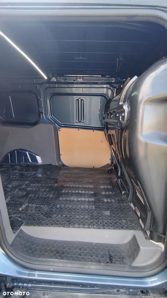 Ford TRANSIT CONNECT - 13